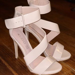 Patent leather nude Aldo shoes